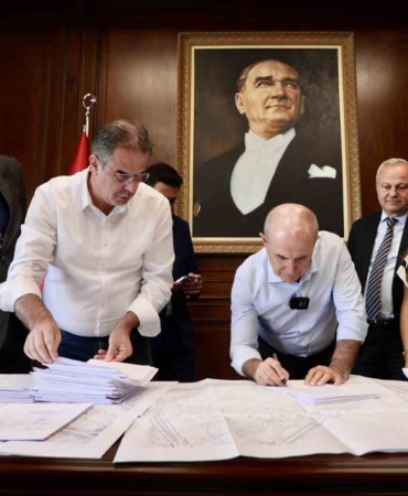 Büyükçekmece Belediyesi meclisi imar planlarını İBB meclisine sunmak üzere imzaladı
