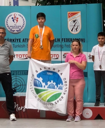 Büyükşehir sporcusundan birinciliği getiren atış
