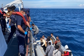 Çanakkale açıklarında 25 kaçak göçmen yakalandı