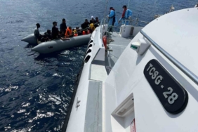 Çanakkale’de 24 kaçak göçmen kurtarıldı