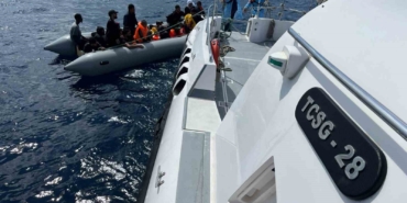Çanakkale’de 24 kaçak göçmen kurtarıldı