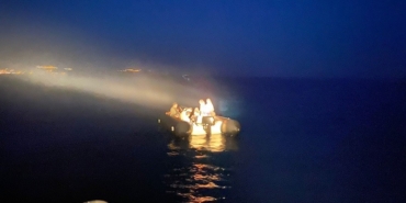 Çanakkale’de 2’si çocuk 19 kaçak göçmen kurtarıldı