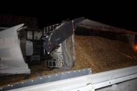 Çanakkale’de feci kaza: Tır sürücüsü hayatını kaybetti