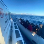 Çanakkale’de mobil radarın tespit ettiği 17 kaçak göçmen yakalandı