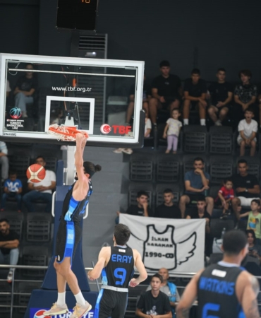 Çayırova Belediyesi lige galibiyetle başladı
