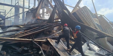 Cephanelik gibi patlayan fabrikanın içinden yeni görüntüler: Adeta savaş alanına dönmüş