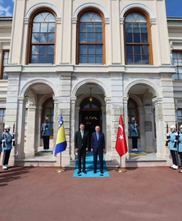Cumhurbaşkanı Erdoğan, Bosna-Hersek Devlet Başkanlığı Konseyi Başkanı Denis Becirovic ile bir araya geldi
