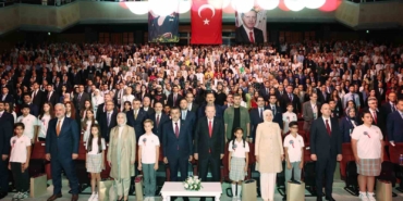 Cumhurbaşkanı Erdoğan: "Türkiye’yi ekonomik, sosyal ve güvenlik noktasında zafiyete uğratmayı amaçlayan ırkçılık tuzağının merkez üssü sanal alemdir"