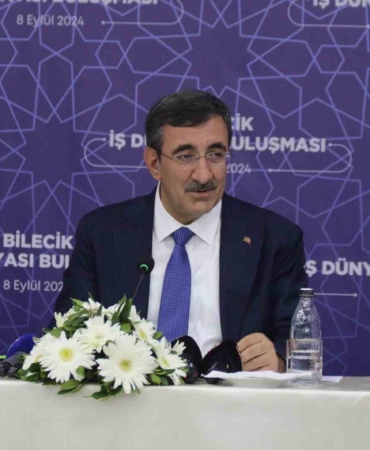 Cumhurbaşkanı Yardımcısı Yılmaz: "OVP’nin ciddi anlamda çalıştığını, sonuç ürettiğini ve Türkiye’yi arzu ettiğimiz doğrultulara doğru taşıdığını düşünüyoruz"
