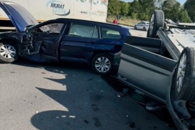 D-650’de otomobil ile çarpışan cip takla attı: 8 yaralı