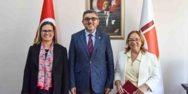 Doç. Dr. Alev Akpınar Borazan göreve başladı