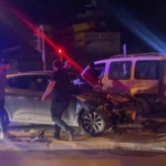Duble yolda hafif ticari araç ile otomobil çarpıştı: 5 yaralı
