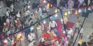 Düğünde ortalık savaş alanına döndü; O anlar kamerada