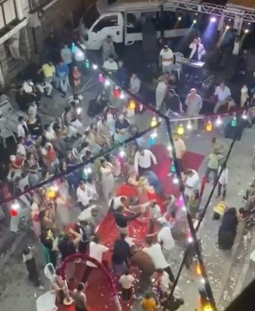 Düğünde ortalık savaş alanına döndü; O anlar kamerada