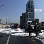 E-5 karayolu seyir halindeki araç alev alev yandı