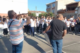 Edirne’de öğrenciler, davul-zurna eşliğinde okula başladı