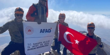 Erciyes’in zirvesinde arama kurtarma eğitimi