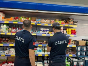 Erenler’de zabıta ekipleri denetimlerini sürdürüyor