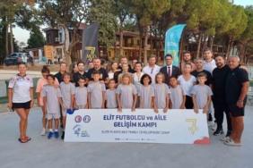 Ertuğrul Sağlam minik sporcu ve aileleri ile buluştu