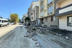 Esenyurt Belediyesi, yolları yeniliyor