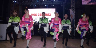 Esenyurt’ta 3. Kardeş Kültürler Festivali vatandaşların yoğun ilgisiyle başladı