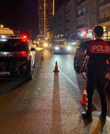 Esenyurt’ta huzur uygulamasında aranan şahıslar yakalandı