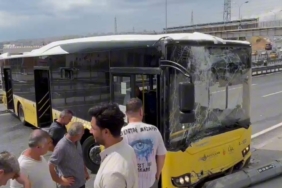 Esenyurt’ta İETT otobüsü kaza yaptı: İçinde yolcu olmaması facianın önüne geçti