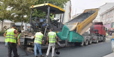 Esenyurt’ta tahrip olan yollar ve asfaltlar yenileniyor