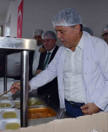 Esenyurt’ta yeni bir aşevi daha hizmete açıldı: İhtiyaç sahibi bin kişiye yemek dağıtılacak