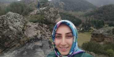 Eşini uçurumdan iterek öldürdüğü iddia edilen sanığın yargılanmasına başlandı