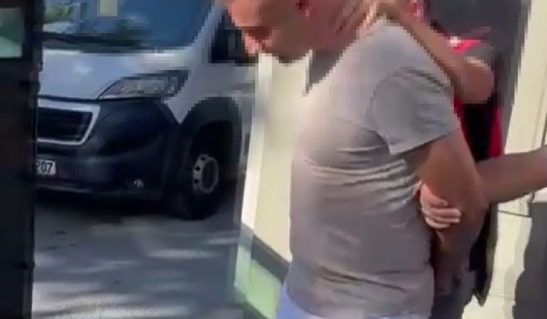 Eski sevgilisini darp eden şahıs yakalanarak adliyeye sevk edildi