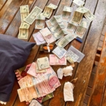 Eyüpsultan’da bir dilencinin üzerinden 882 dolar çıktı