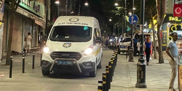 Eyüpsultan’da maskeli şahıs husumetlisine kurşun yağdırdı: 2 yaralı