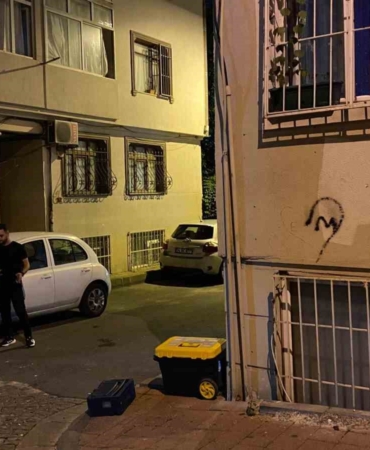Fatih’te şüpheli şahıs polise ateş açtı