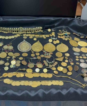 Fatih’te tarihi eser operasyonunda 796 sikke ve obje ele geçirildi