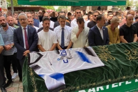 Feci kazada hayatını kaybeden Kaan’a son veda: Tabutuna forma serildi