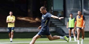 Fenerbahçe’de derbi mesaisi başladı