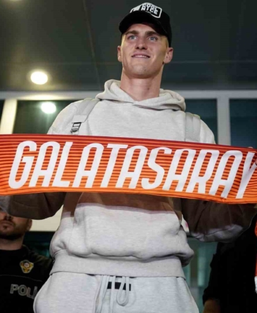 Galatasaray’ın yeni transferi Roland Sallai, İstanbul’a geldi