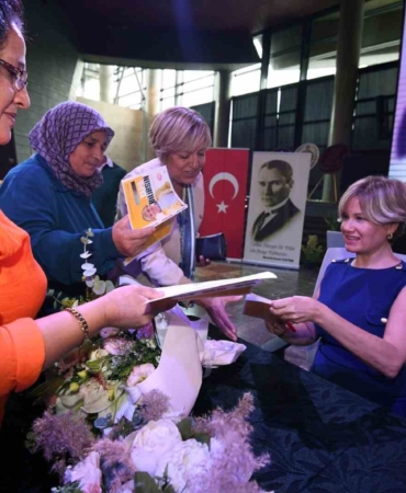 Gazeteci-yazar Tuluhan Tekelioğlu, Osmangazili kadınlarla buluştu