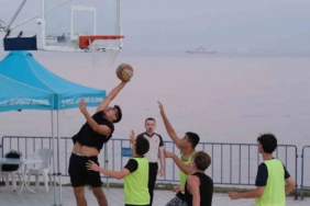 Gençler, kardeş pasıyla potada şov yaptı