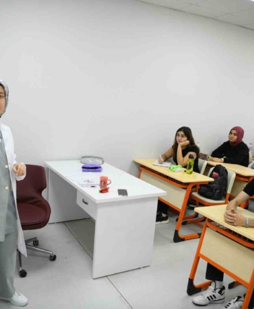 Gençlik merkezinde ilk ders başladı