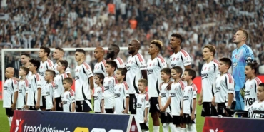 Giovanni van Bronckhorst kadroda değişiklik yapmadı