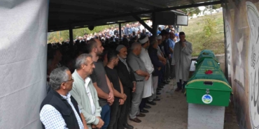 Girdikleri denizde boğulan 2 kardeş son yolculuğuna uğurlandı