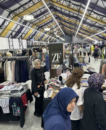 Girişimci kadınlar, ‘Zyfest Alışveriş ve Moda Festivali’nde buluştu