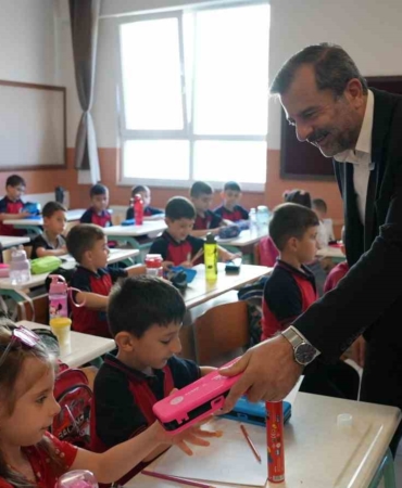 Gürsu’da heyecanlı miniklere moral hediyesi