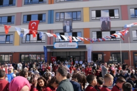 Hadımköy Ortaokulu yeni eğitim-öğretim döneminde açıldı
