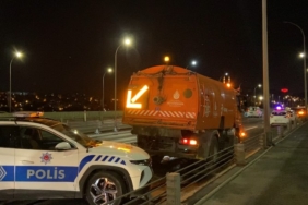 Haliç Köprüsü’ndeki feci kazada motosiklet, yol temizleme aracına çarptı: 1 ölü