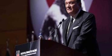 Hasan Arat: "Beşiktaş ayağa kalkmış ve hedeflerine koşmaktadır"