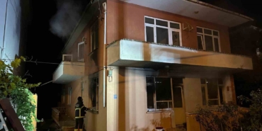 İki katlı binada yangın paniği