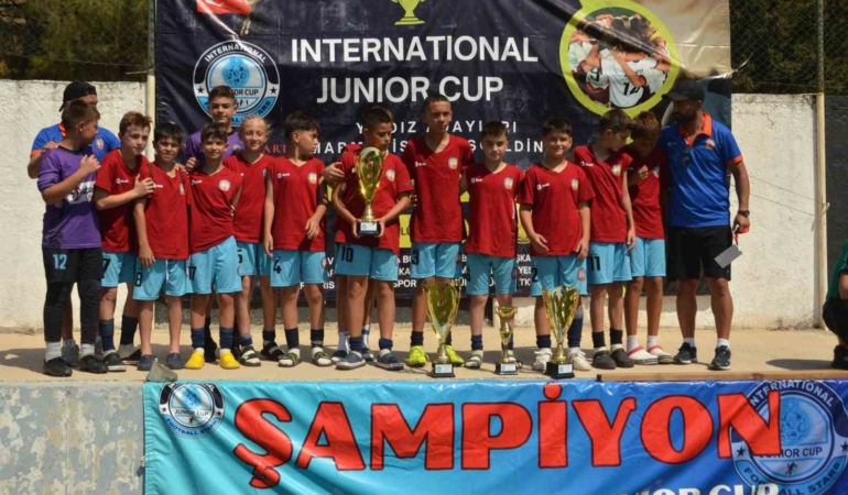 İnternationel Junior Cup’da Darıca Kalespor fırtınası esti